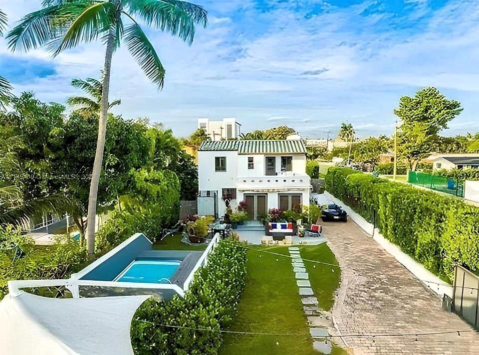 Villa River Villa-pool, Hot Tub, Dock, Big Garden Miami